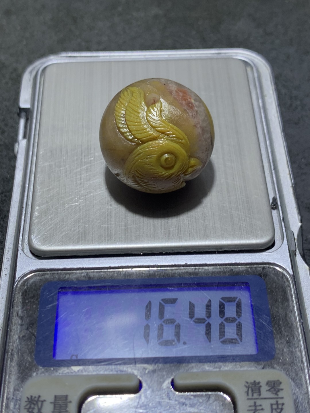 精美亚光冰飘战国红玛瑙手工雕刻八哥珠一颗！