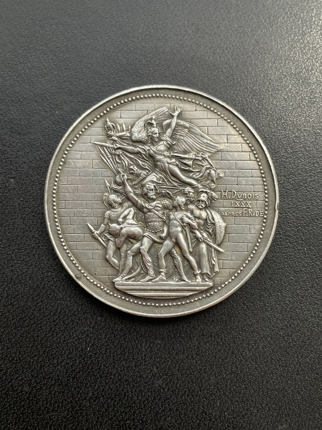 欧洲章牌-拍卖第25场 H.Dubois～1897年法国《马赛曲》雕塑银奖章 直径：41 mm ，34 g