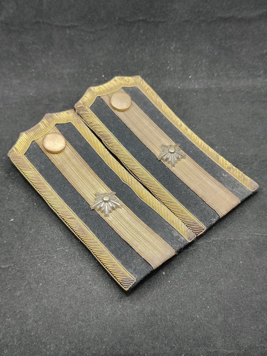 全场0元起拍 第67期 咸鱼国勋章拍卖专场 6月25日（周日）下午6：00开始 美品 战前日本警部肩章