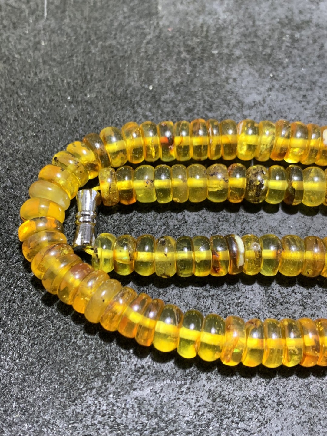 天然乌料蜜蜡隔片项链1条