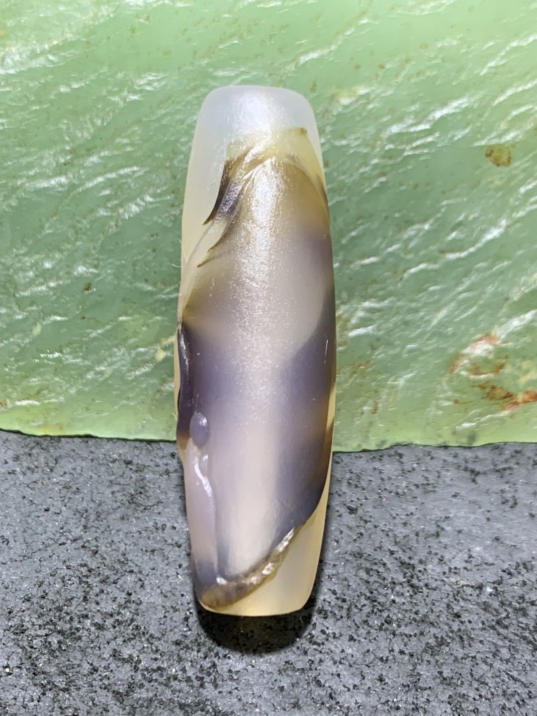 精美高玉化亚光海洋玉髓手工俏色巧雕参禅悟道意境大桶珠一个