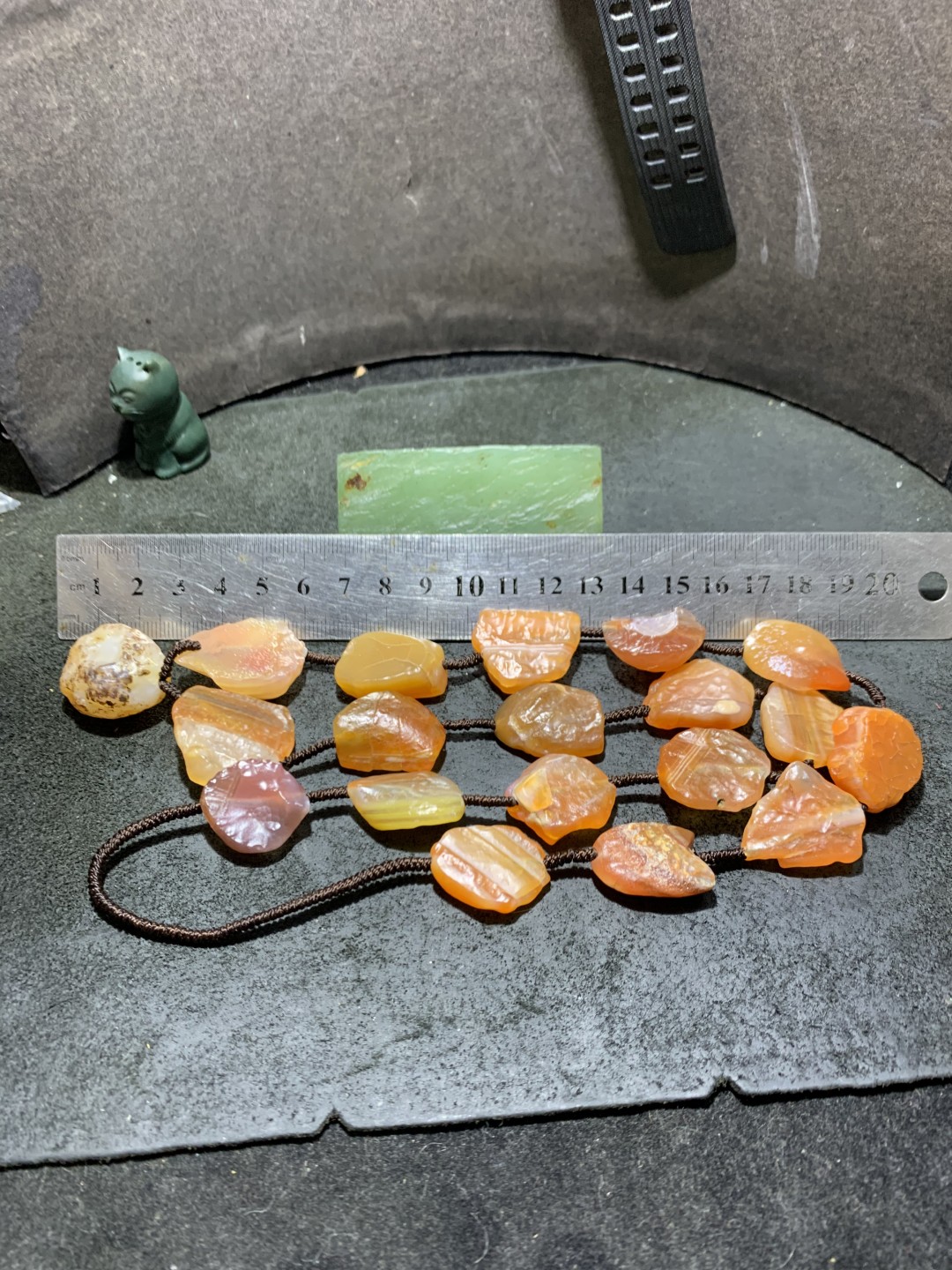 精美戈壁大颗粒樱桃红玛瑙原石项链一条！