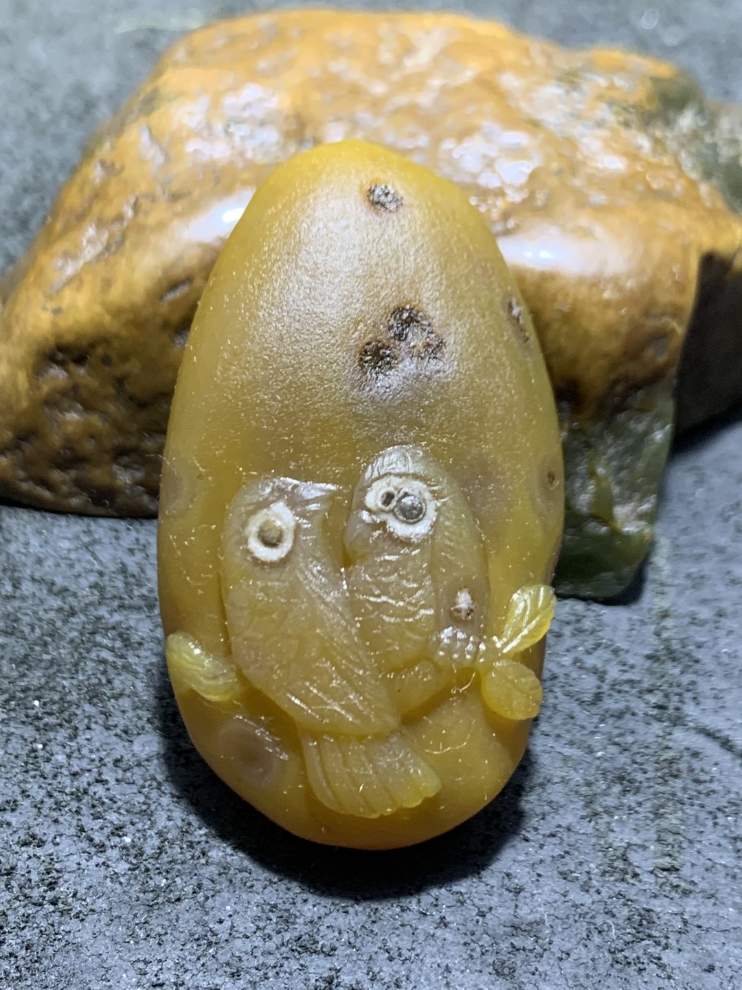 精美亚光高玉化原皮战国红玛瑙手工雕刻两小无猜，比翼双飞把件（吊坠)一个，