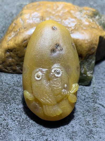 精美亚光高玉化原皮战国红玛瑙手工雕刻两小无猜，比翼双飞把件（吊坠)一个， - 精美亚光高玉化原皮战国红玛瑙手工雕刻两小无猜，比翼双飞把件（吊坠)一个，