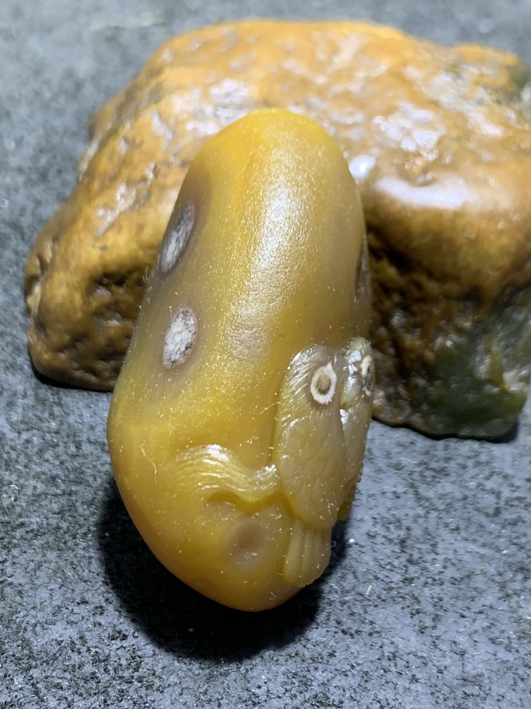 精美亚光高玉化原皮战国红玛瑙手工雕刻两小无猜，比翼双飞把件（吊坠)一个，