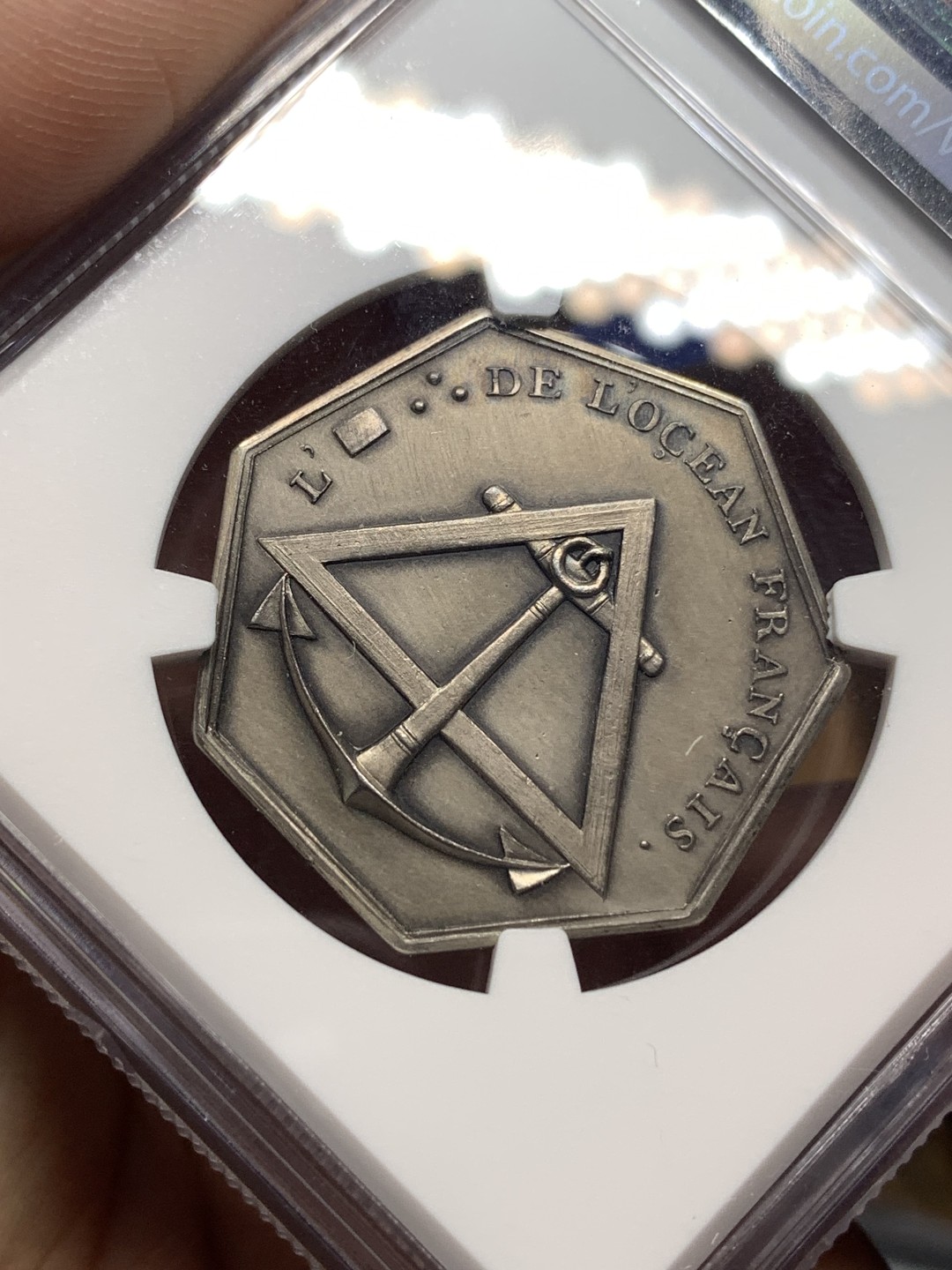 《竞宝斋》第176场-周日，周一2场 (全场包邮) NGC-UNC 罕见法国七角银质代币，法国共济会，三角架典型的共济会特征