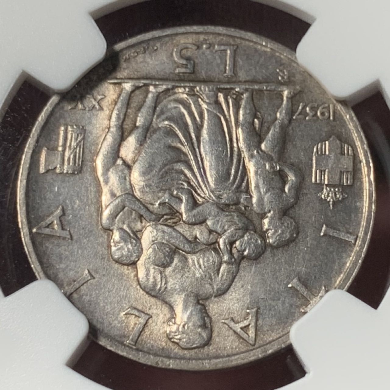 紫瑗钱币——第285期拍卖 意大利 1937年 圣母抱婴 5里拉 银币 NGC MS63 少见年份