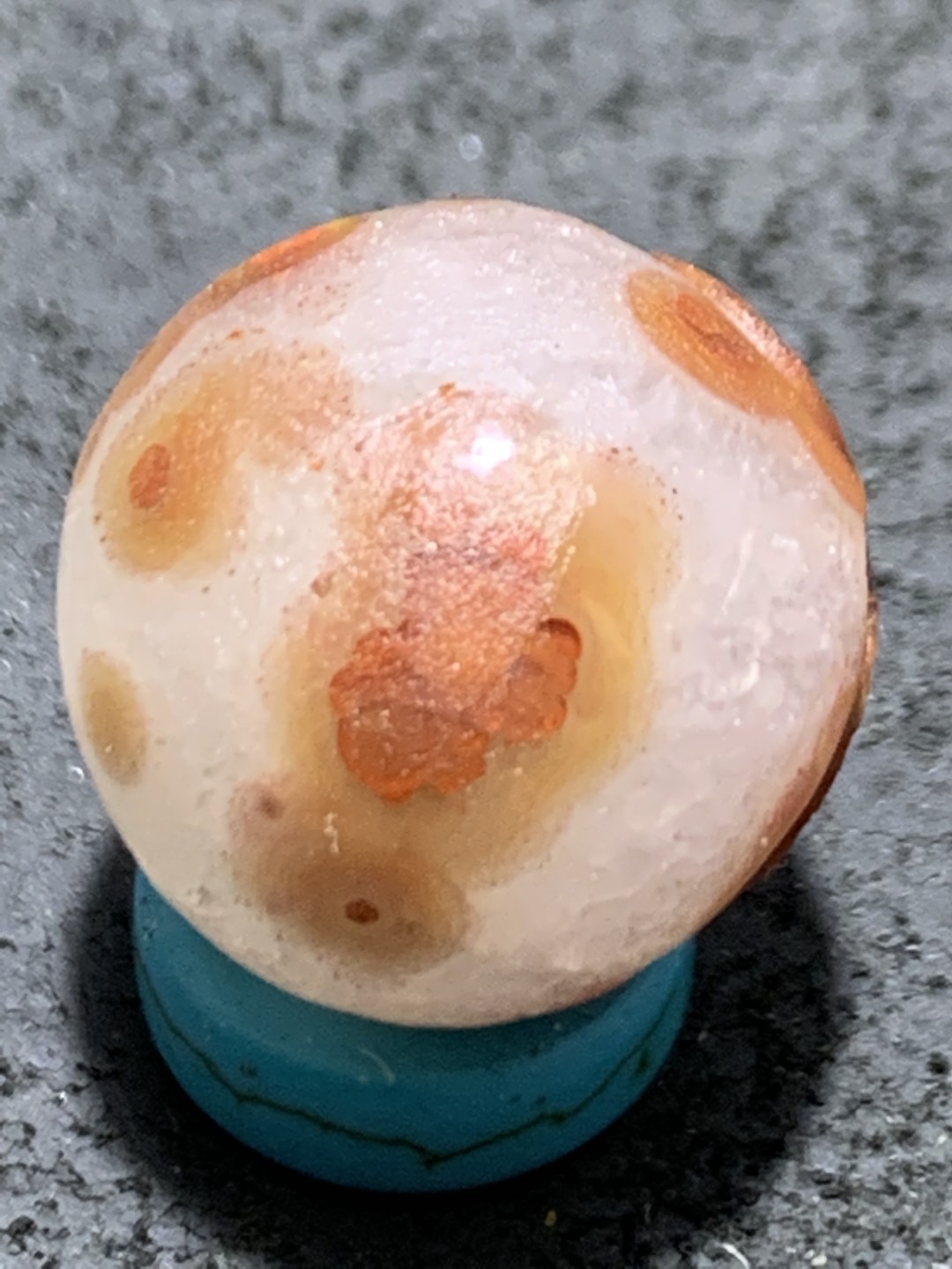 精美冰飘亚光战国红玛瑙手工俏色巧如意随形圆珠一个