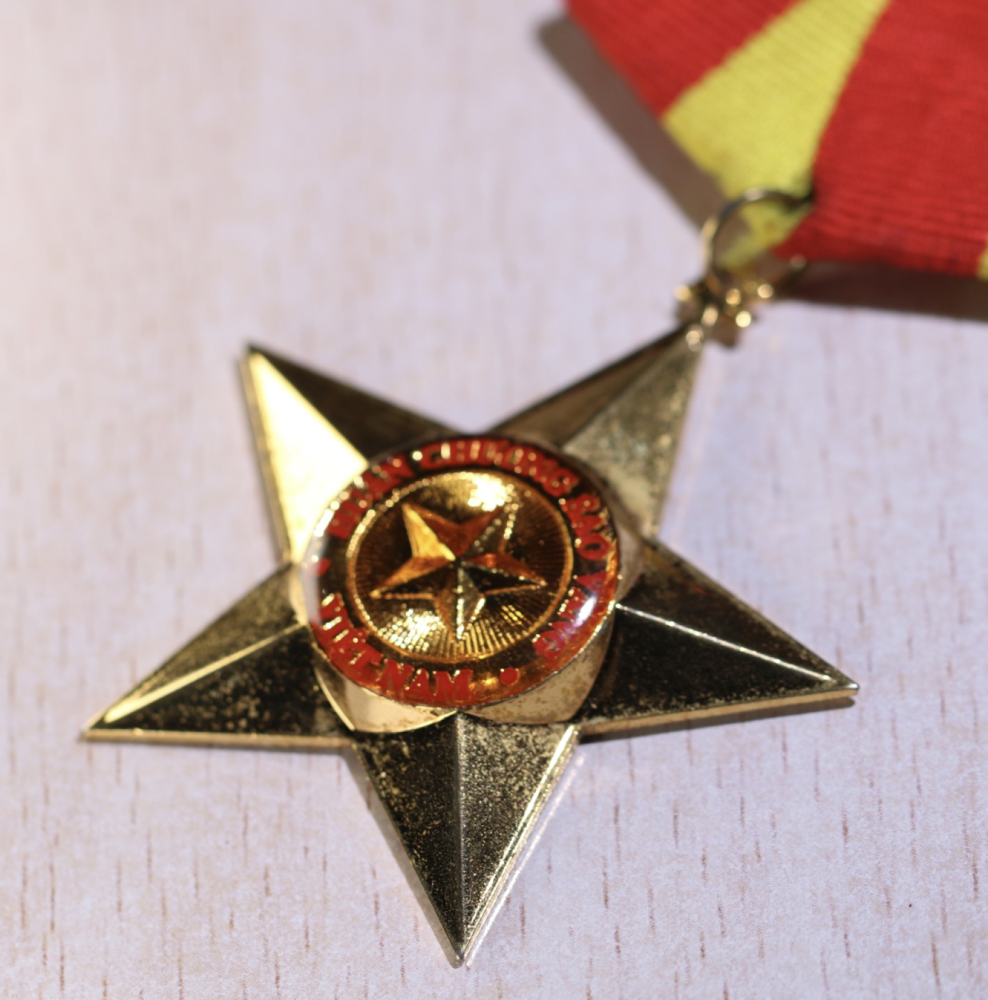 大猫徽章拍卖第227期 越南金星奖章 铝