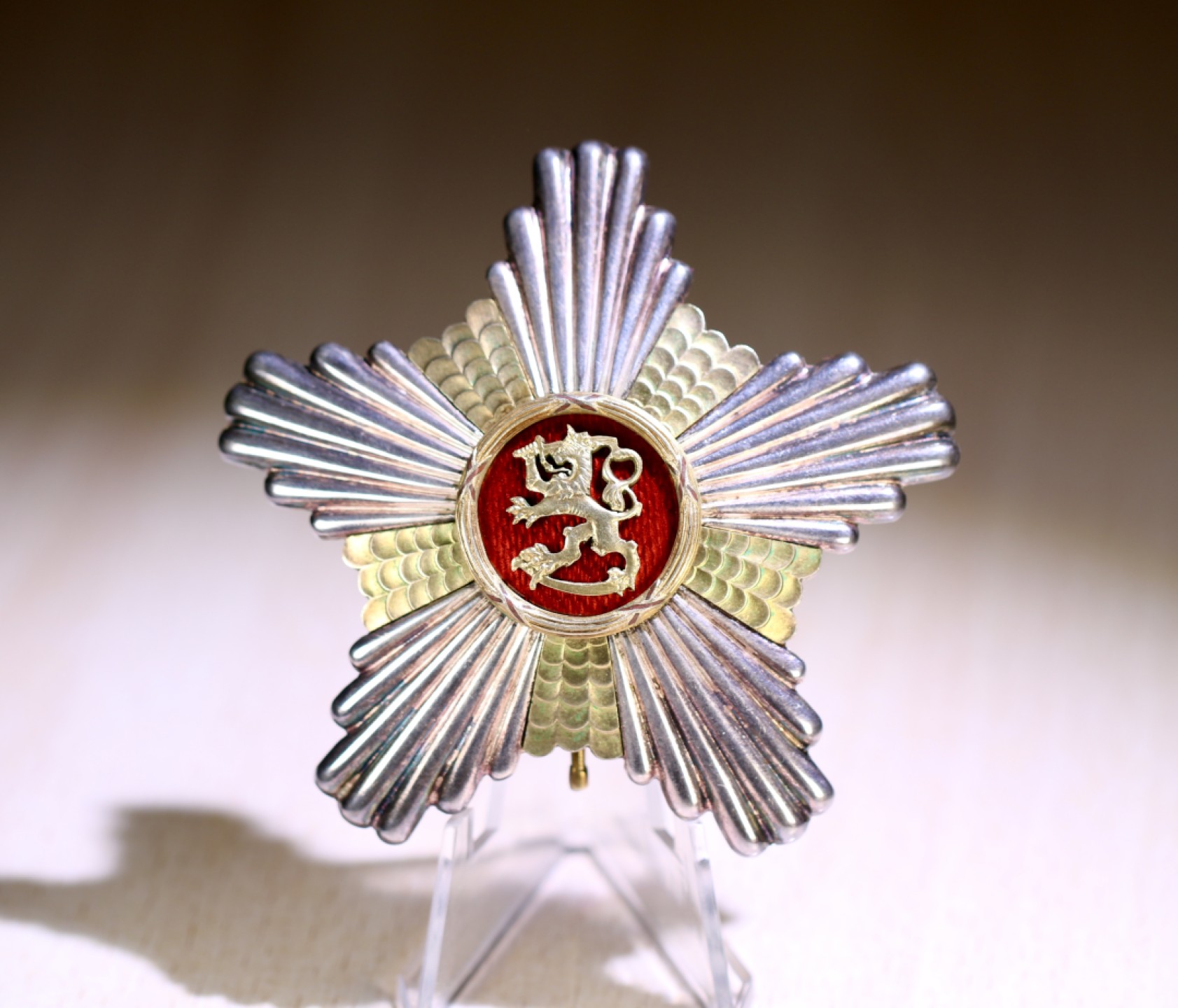 大猫徽章拍卖第227期 芬兰🇫🇮大十字级雄狮勋章 原盒原绶 完美品相