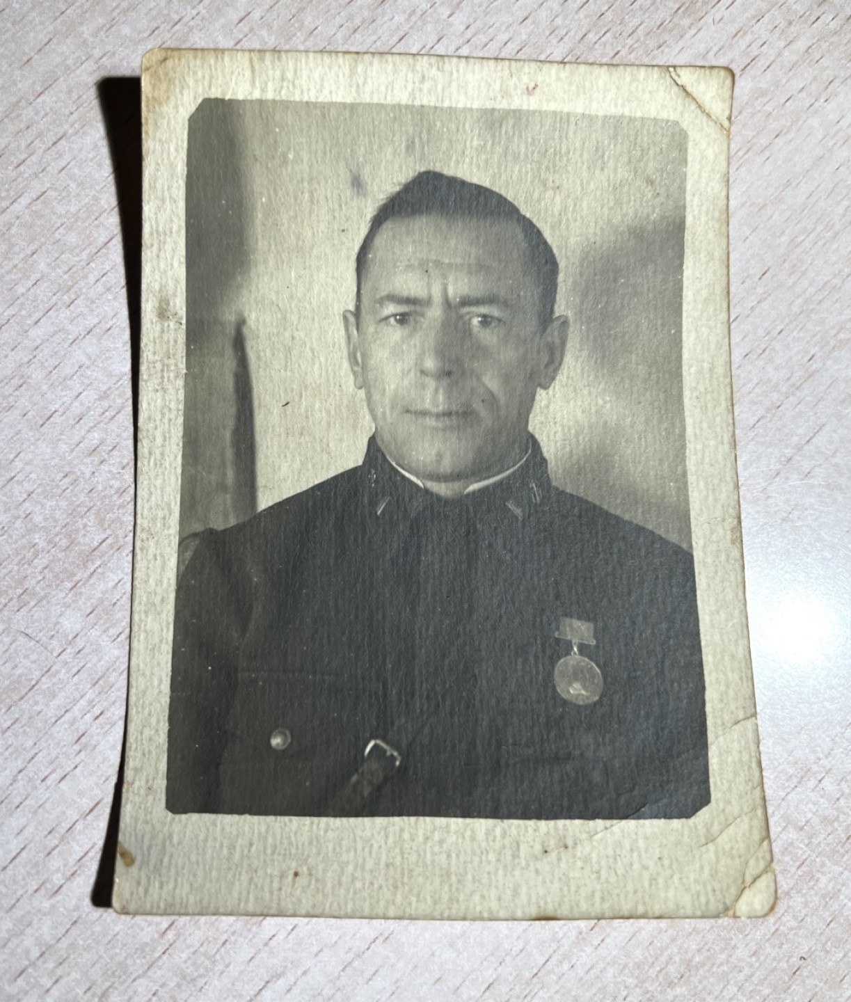 大猫徽章拍卖第227期 苏联小挂勇敢套 红星银轮 二卫有剥皮 带档和若干照片