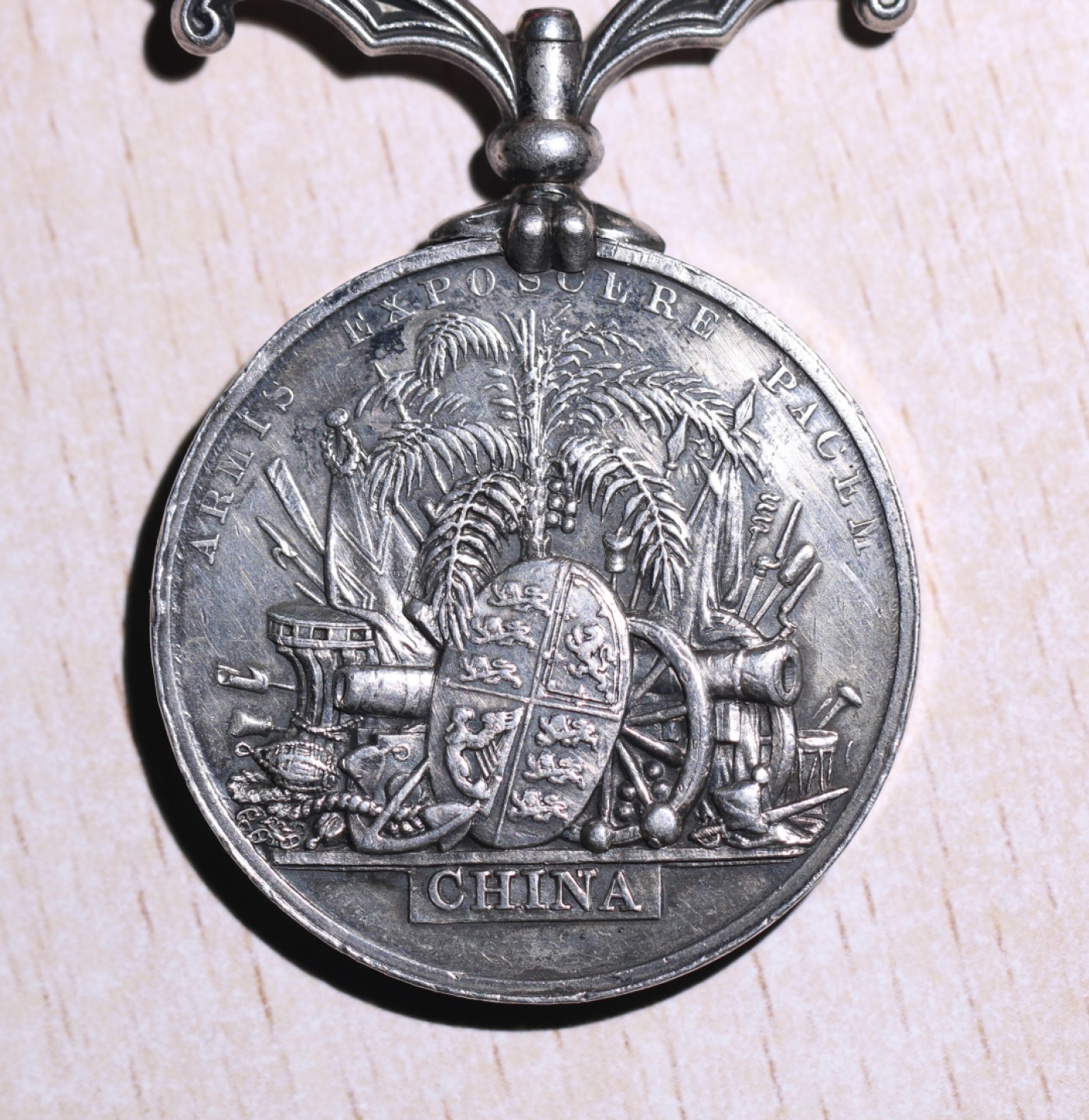 大猫徽章拍卖第227期 勿忘国耻 英国第二次鸦片战争奖章，带广东1857勋条 大沽口1858勋条