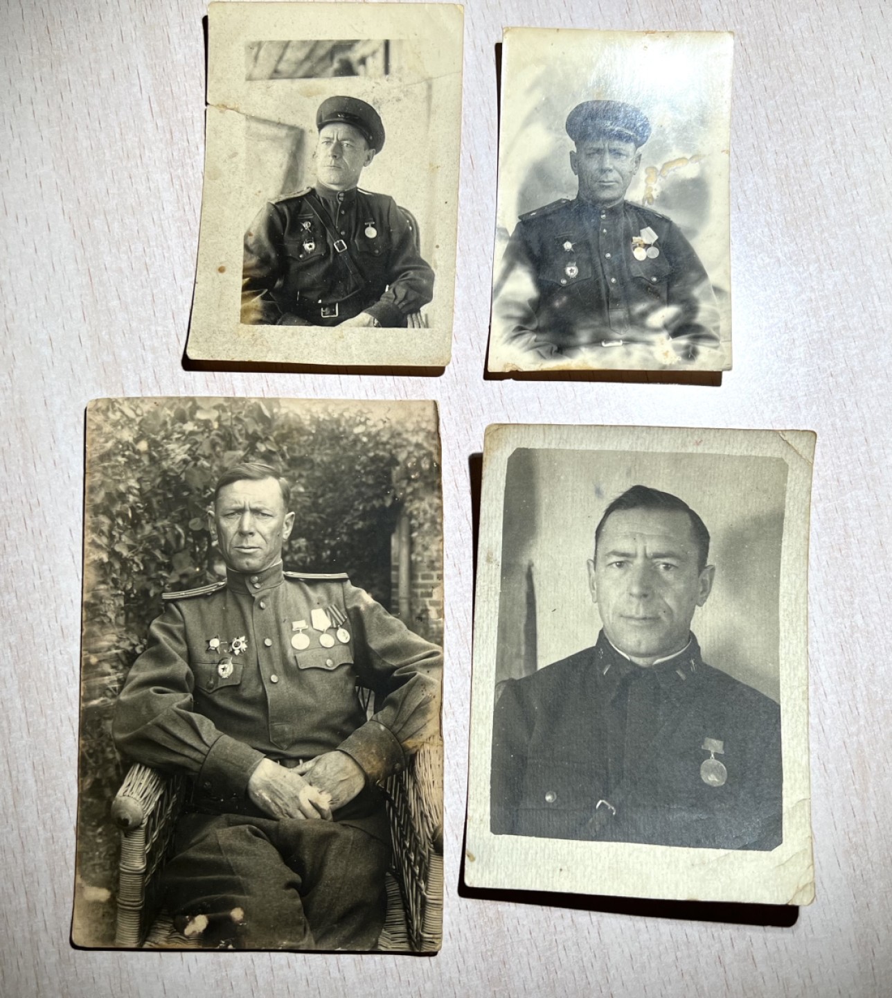 大猫徽章拍卖第227期 苏联小挂勇敢套 红星银轮 二卫有剥皮 带档和若干照片