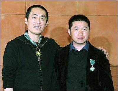 大猫徽章拍卖第227期 法国指挥官级文学艺术勋章，原盒，950银质镀金珐琅，最高等级为指挥官级，指挥官级每年授予人次最多为20，张艺谋、陈凯歌、王家卫、巩俐、金庸等人均获得过最高等级的指挥官级文学与艺术勋章