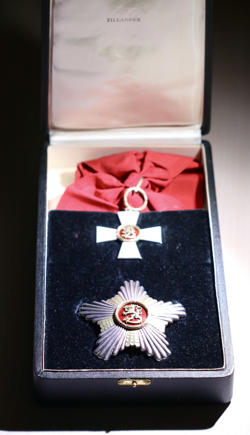 大猫徽章拍卖第227期 芬兰🇫🇮大十字级雄狮勋章 原盒原绶 完美品相