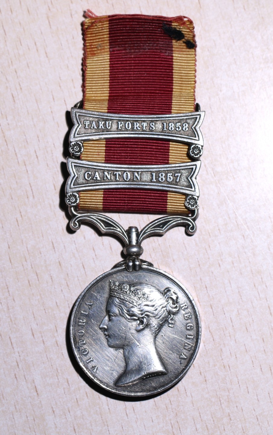 大猫徽章拍卖第227期 勿忘国耻 英国第二次鸦片战争奖章，带广东1857勋条 大沽口1858勋条