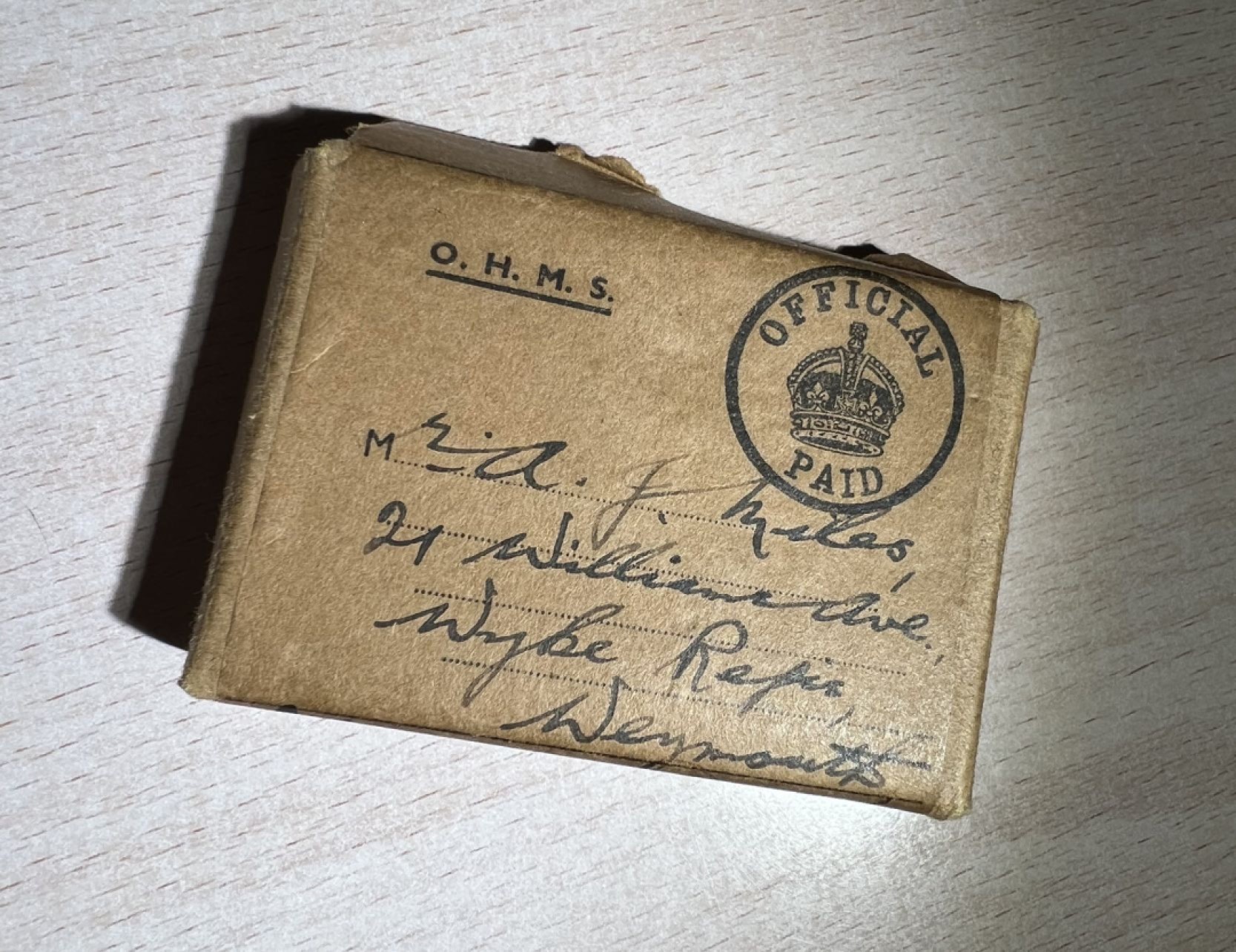 大猫徽章拍卖第227期 英章套章，包含二战之星，太平洋之星，本土防御奖章，二战参战奖章，服役证章，狗牌，服役记录，集中营文件，关于其被俘与获救的当地报纸原件与复印件。