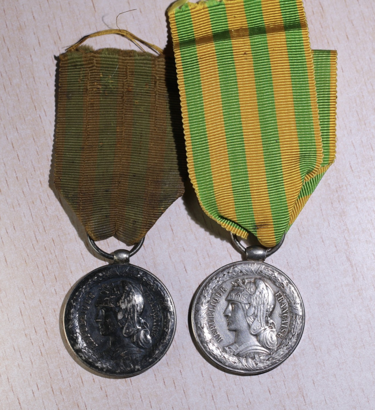 大猫徽章拍卖第227期 法国中法战争奖章一对，海军版和陆军版