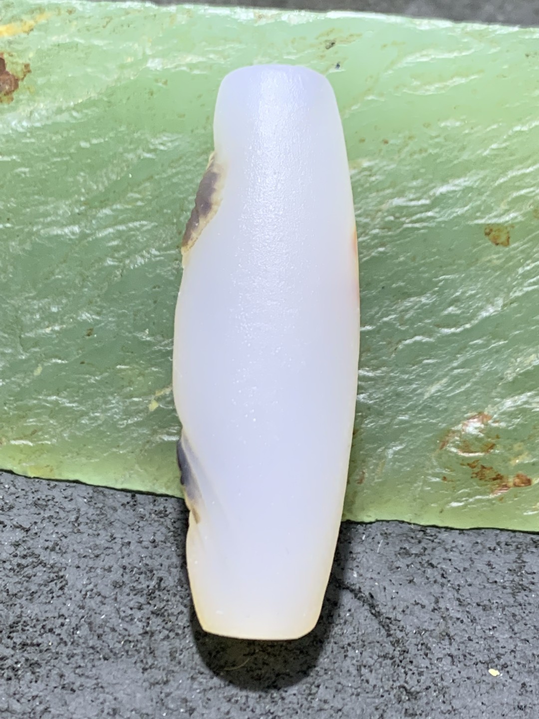 精美高玉化海洋玉髓手工俏色巧雕蝶恋花大桶珠一个！