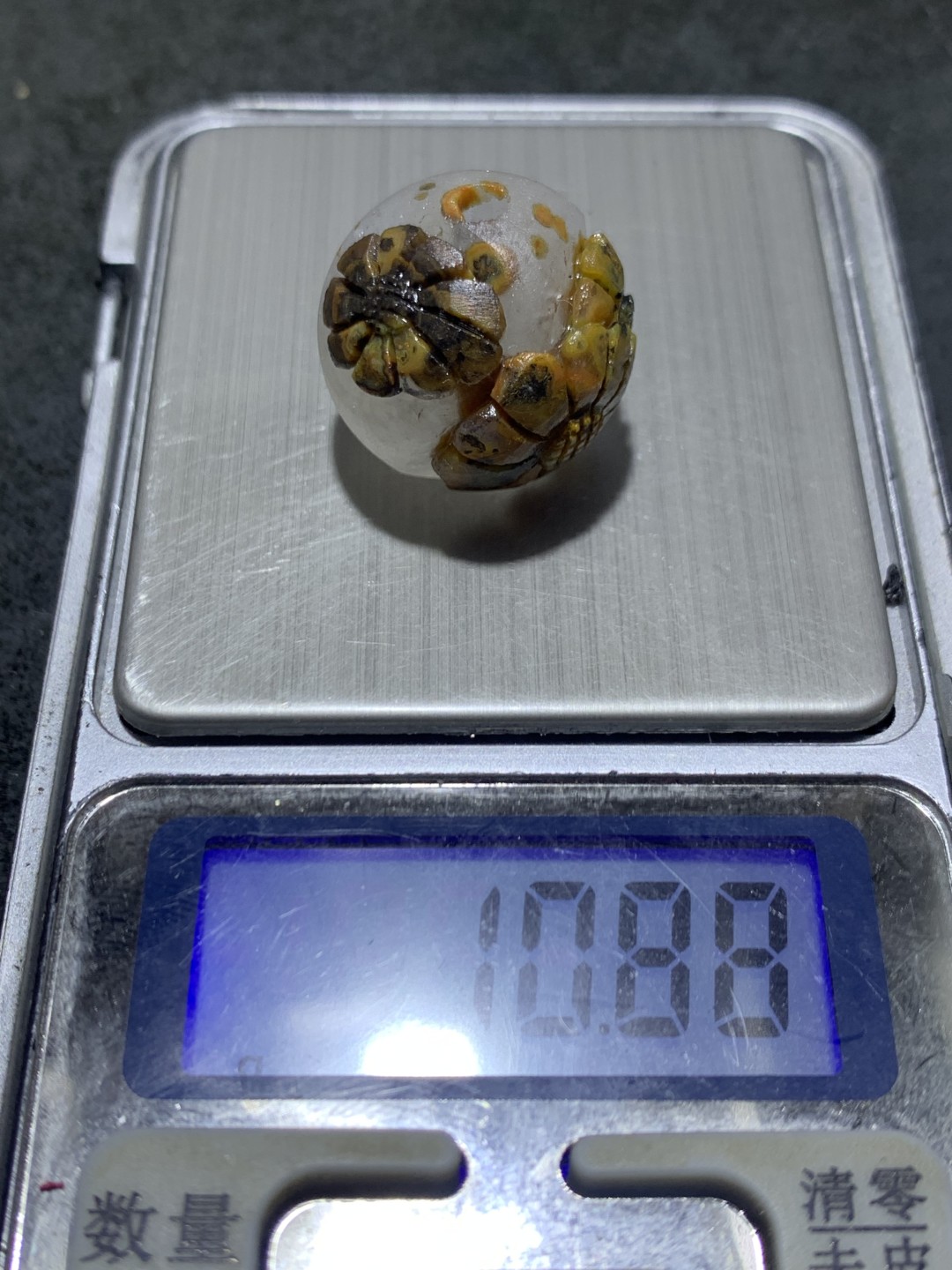 精美冰飘亚光战国红玛瑙手工俏色巧雕梅花2.0圆珠一个