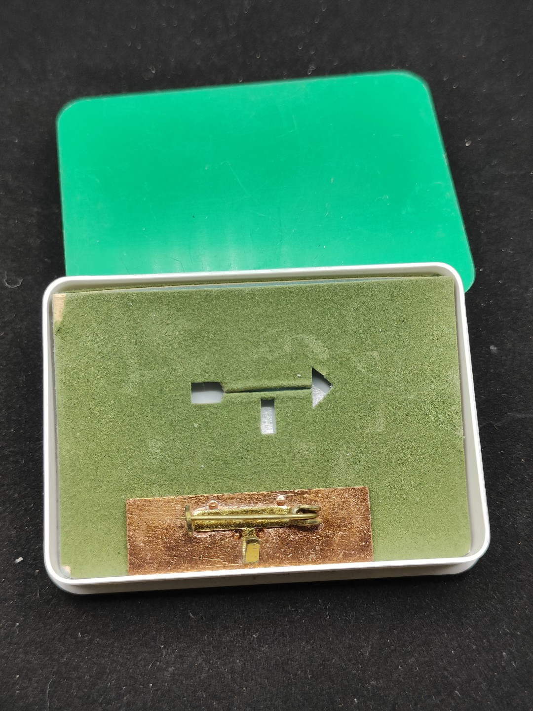 全场0元起拍 第69期 咸鱼国勋章拍卖专场 7月2日（周日）下午6：00开始 东德个人劳动积极分子奖章二次获得上挂