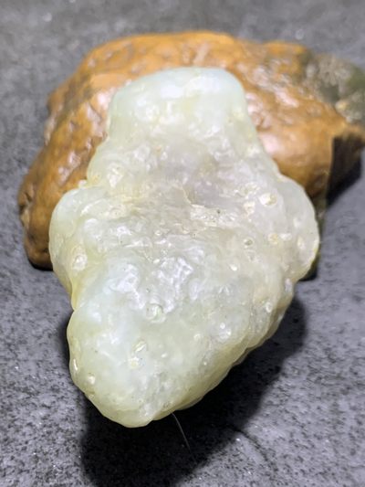 放福利！精美天然淡绿料阿拉善玛瑙原石一颗， - 放福利！精美天然淡绿料阿拉善玛瑙原石一颗，