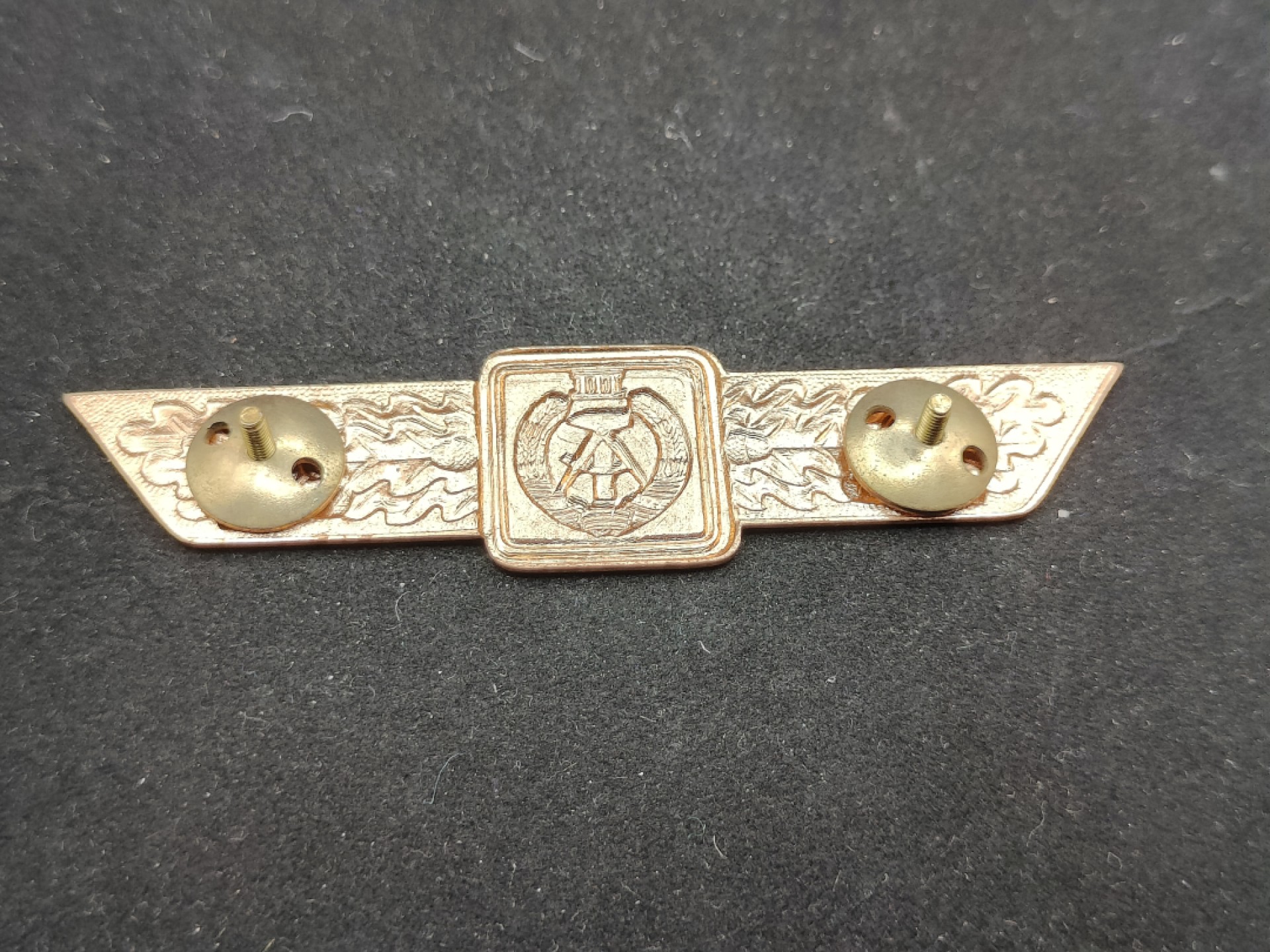 全场0元起拍 第69期 咸鱼国勋章拍卖专场 7月2日（周日）下午6：00开始 东德人民军 早期63版通用技能章