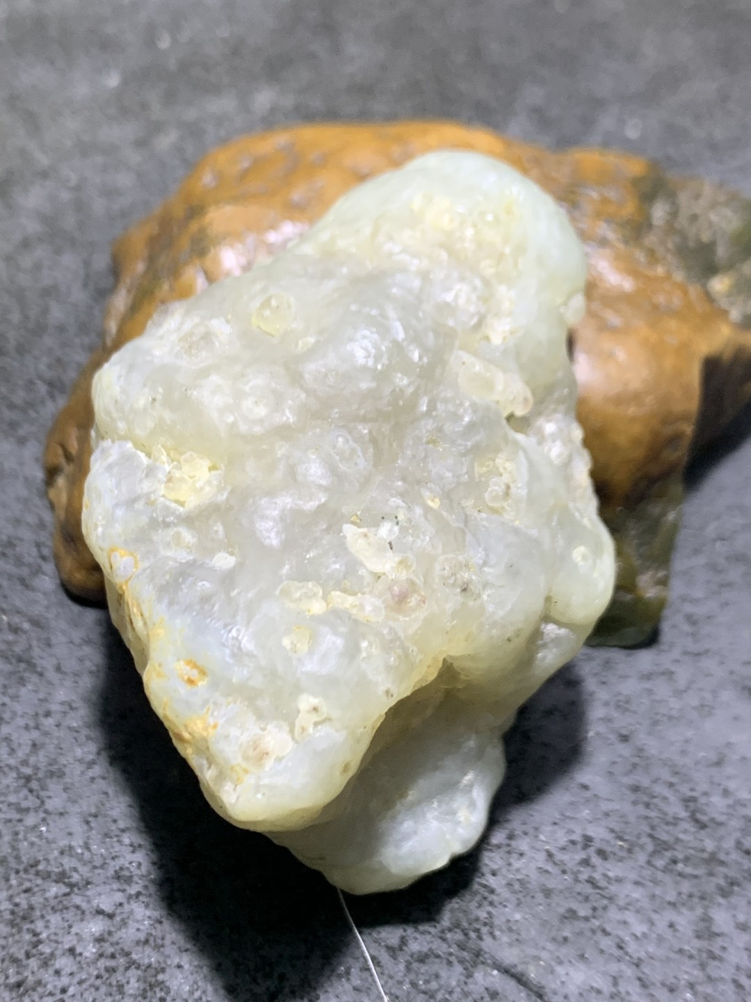 放福利！精美天然淡绿料阿拉善玛瑙原石一颗，