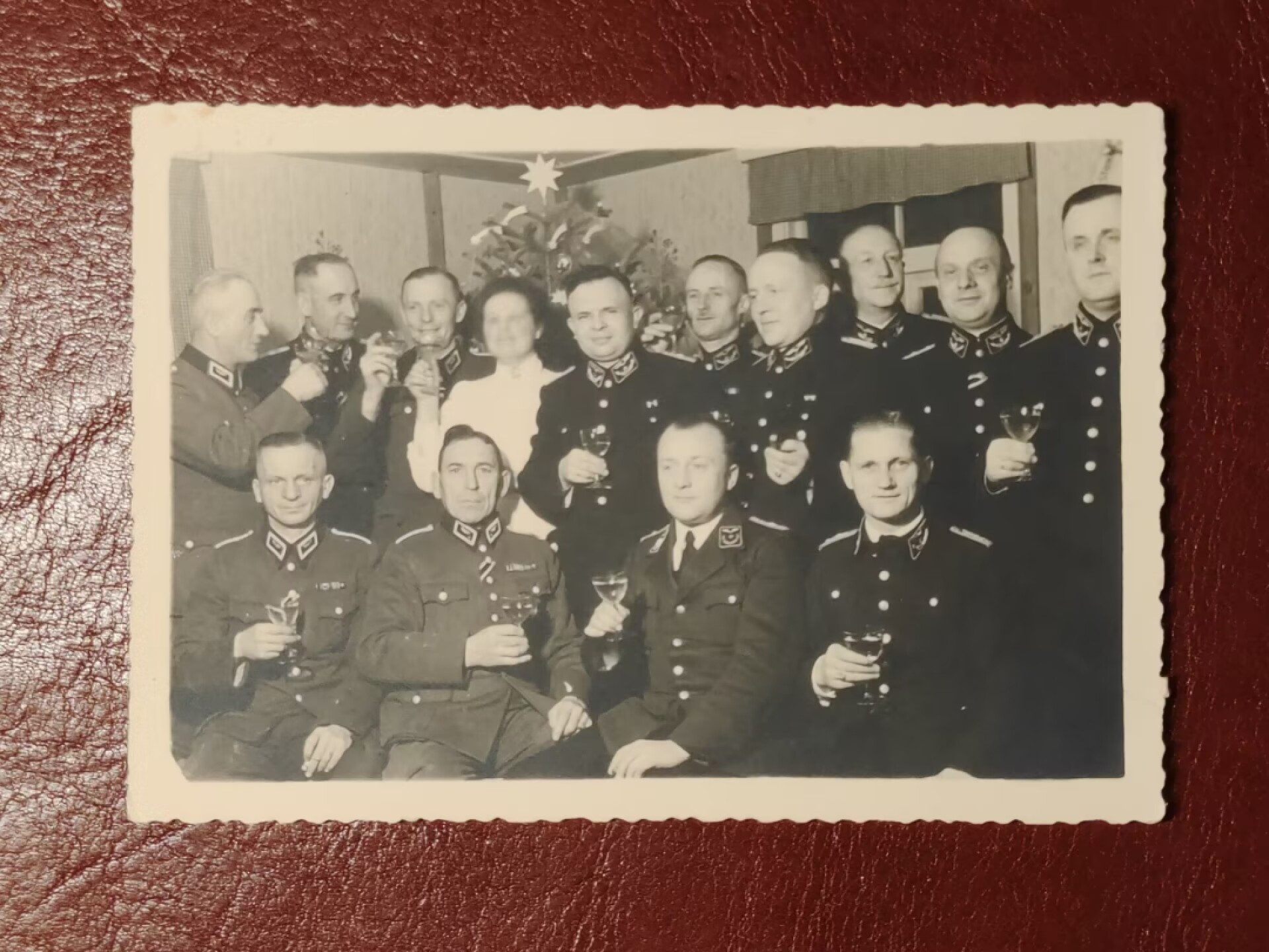 老威廉第二次麦稀奇拍卖 德三行政官员和劳工阵线圣诞宴会照片，罕见题材