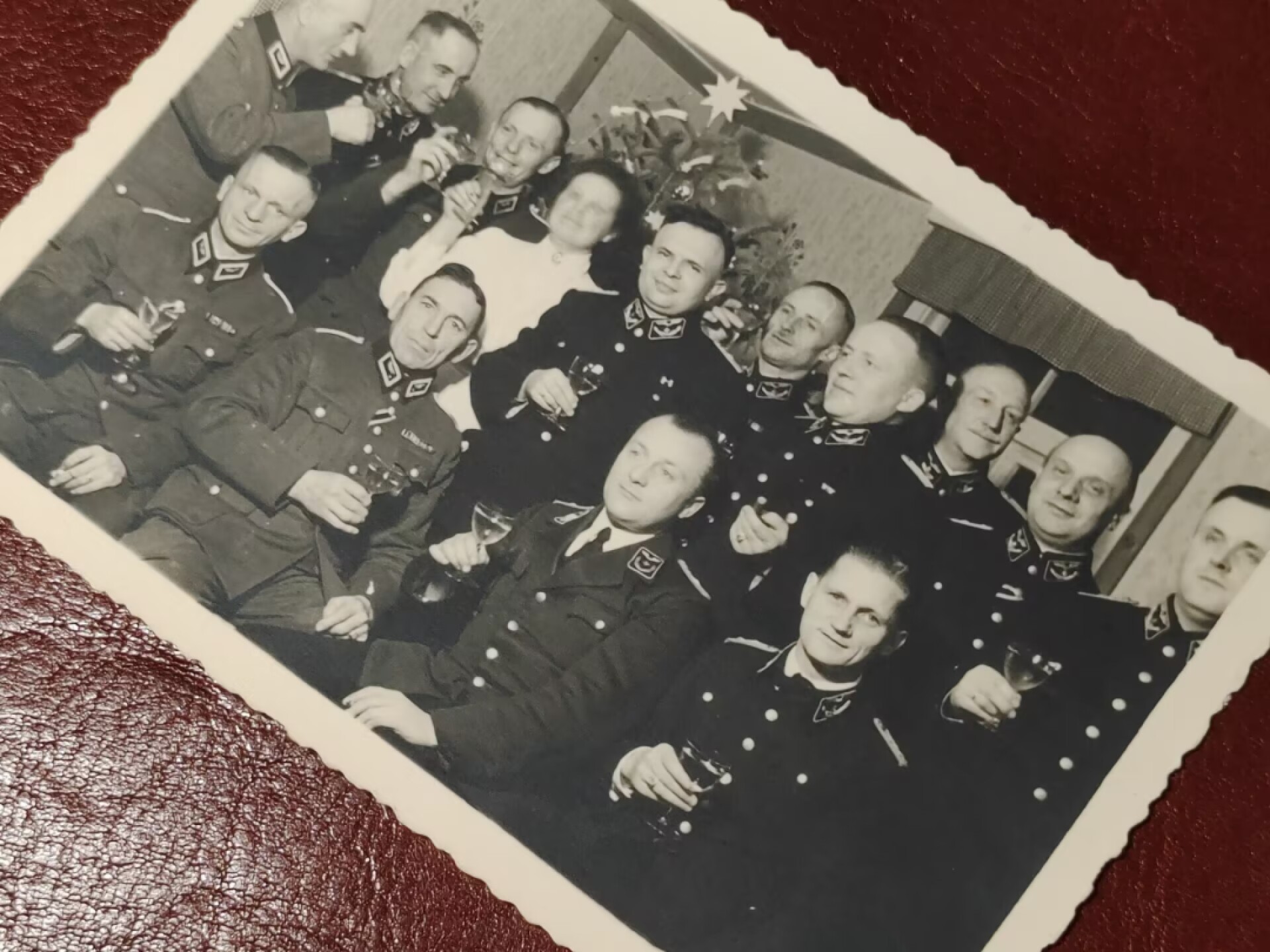 老威廉第二次麦稀奇拍卖 德三行政官员和劳工阵线圣诞宴会照片，罕见题材