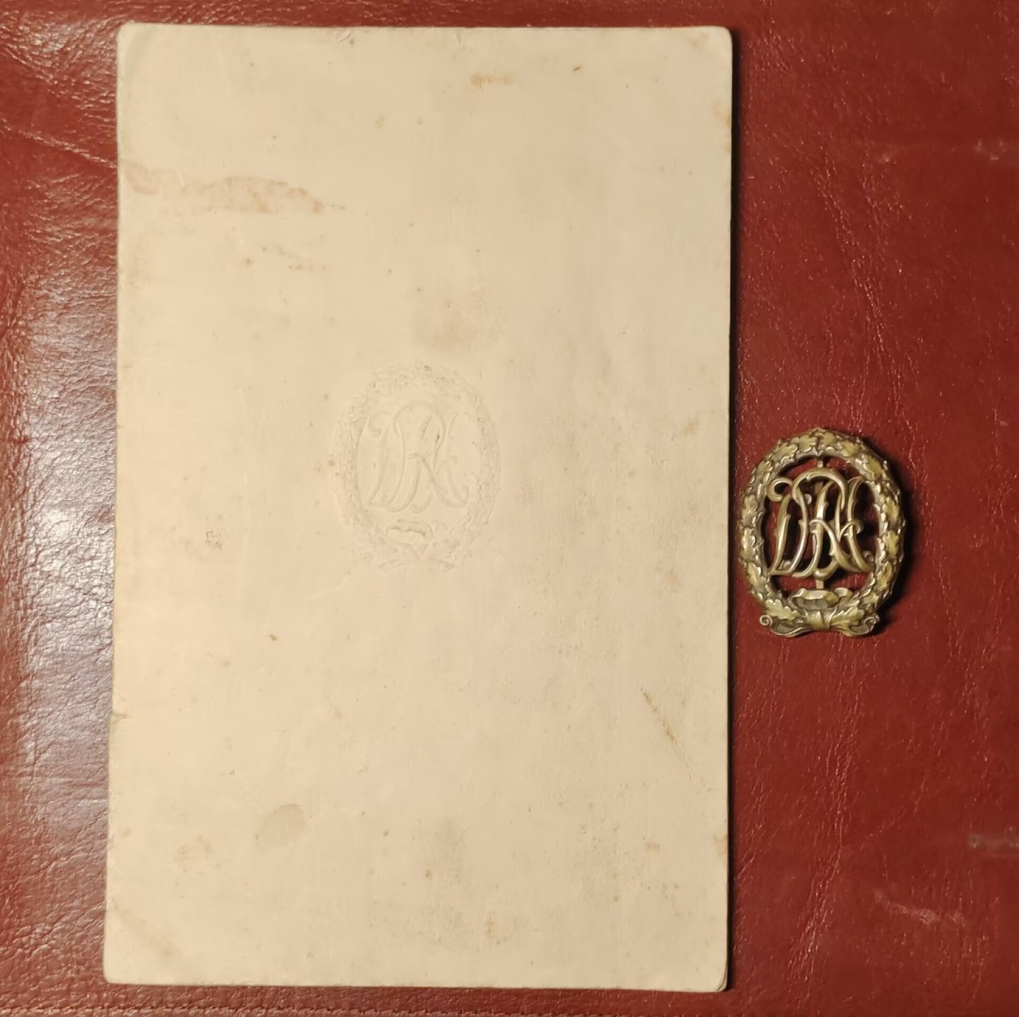 老威廉第二次麦稀奇拍卖 德国魏玛时期铜体能证章带原证书 背带厂标H.WERNSTEIN JEN。证书带得主个人照片，少见