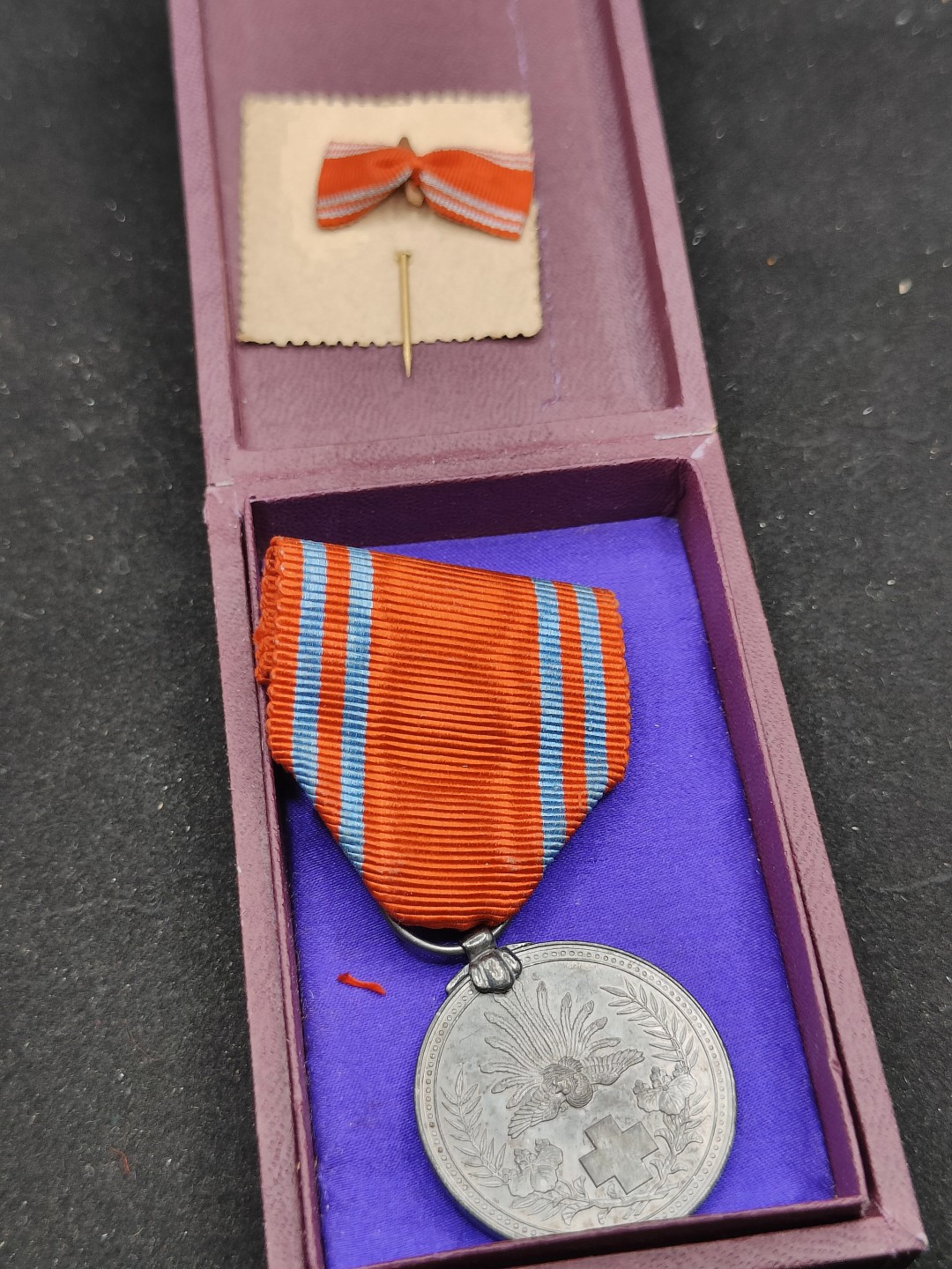 全场0元起拍 第69期 咸鱼国勋章拍卖专场 7月2日（周日）下午6：00开始 日本早期赤十字社员章 银制带盒略