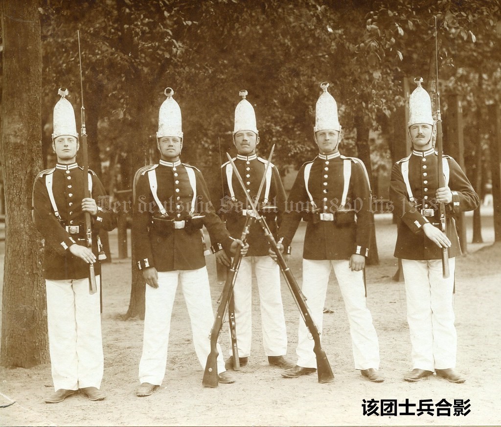 老威廉第二次麦稀奇拍卖 帝德士兵证3 [第1禁卫步兵团] 附带外壳和品行良好证明，证主是个救护兵