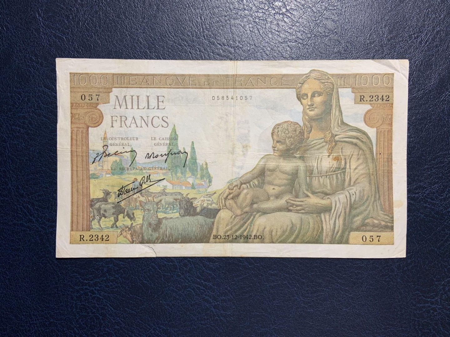 收藏联盟Quantum Auction 第270期拍卖 蜜月胜地-斐济 法国1942年1000法郎 非全新 品相如图