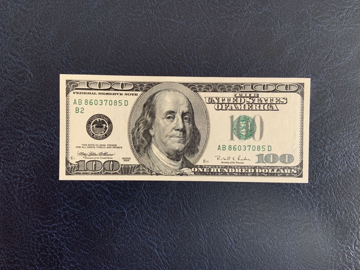 收藏联盟Quantum Auction 第270期拍卖 蜜月胜地-斐济 美国联邦储备券1996年100元 品相全新UNC 号码无4 大头首发年
