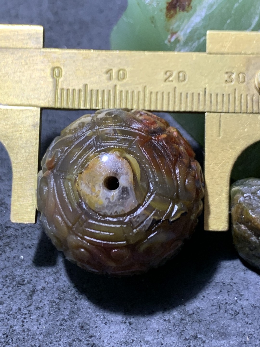 精美战国红玛瑙雕刻大回纹珠一颗！