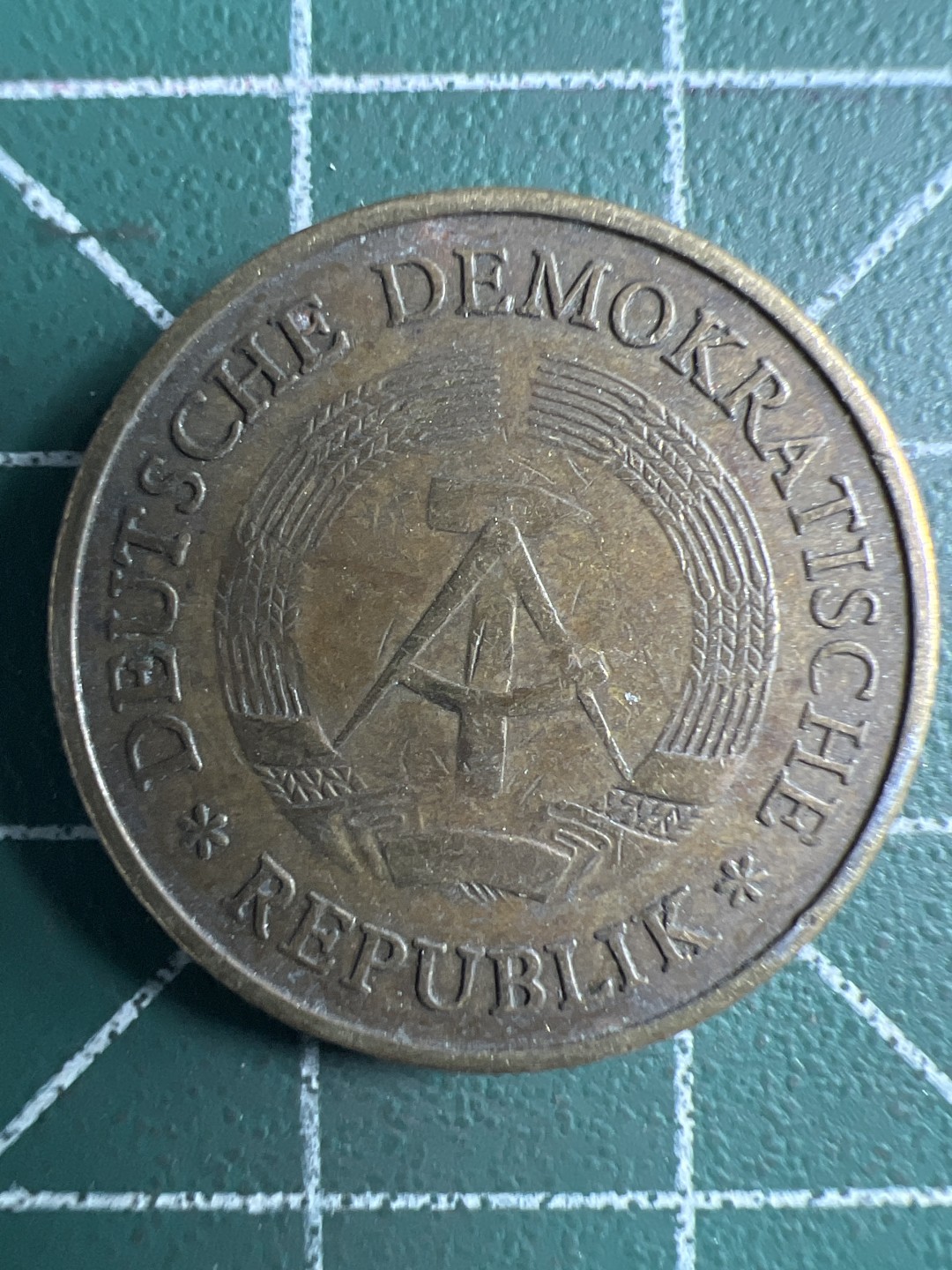 泡泡堂第348期  世界硬币 （无押金，捡漏，全场20包邮，偏远地区除外，接收代拍业务） 东德20芬尼