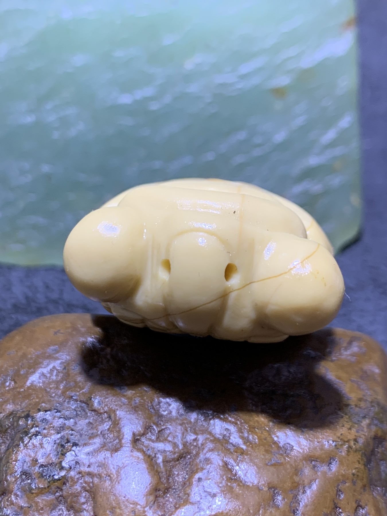 精美高玉化金膏玉手工雕刻蝉把件（吊坠）一个