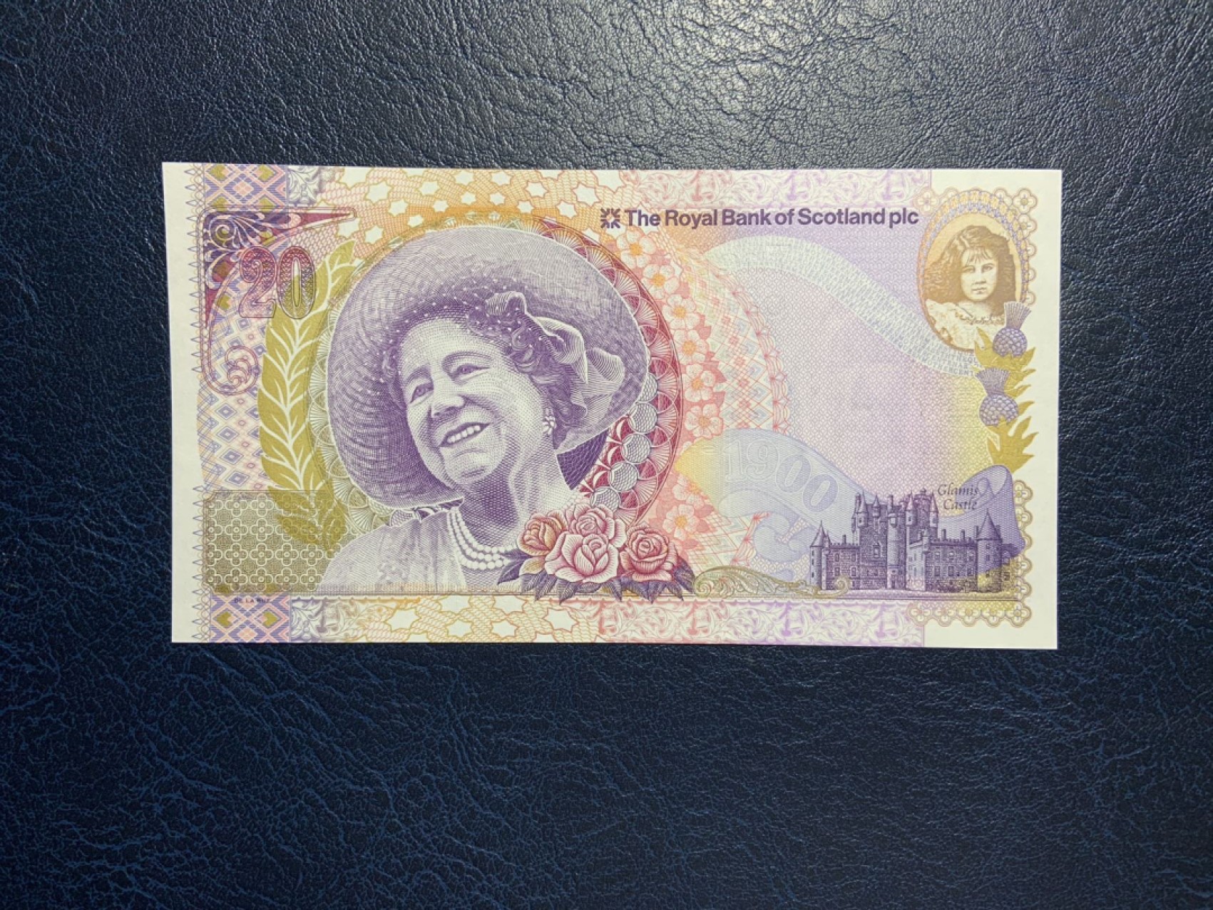 收藏联盟Quantum Auction 第270期拍卖 蜜月胜地-斐济 苏格兰皇家银行2000年20镑伊丽莎白王太后纪念钞 品相全新UNC