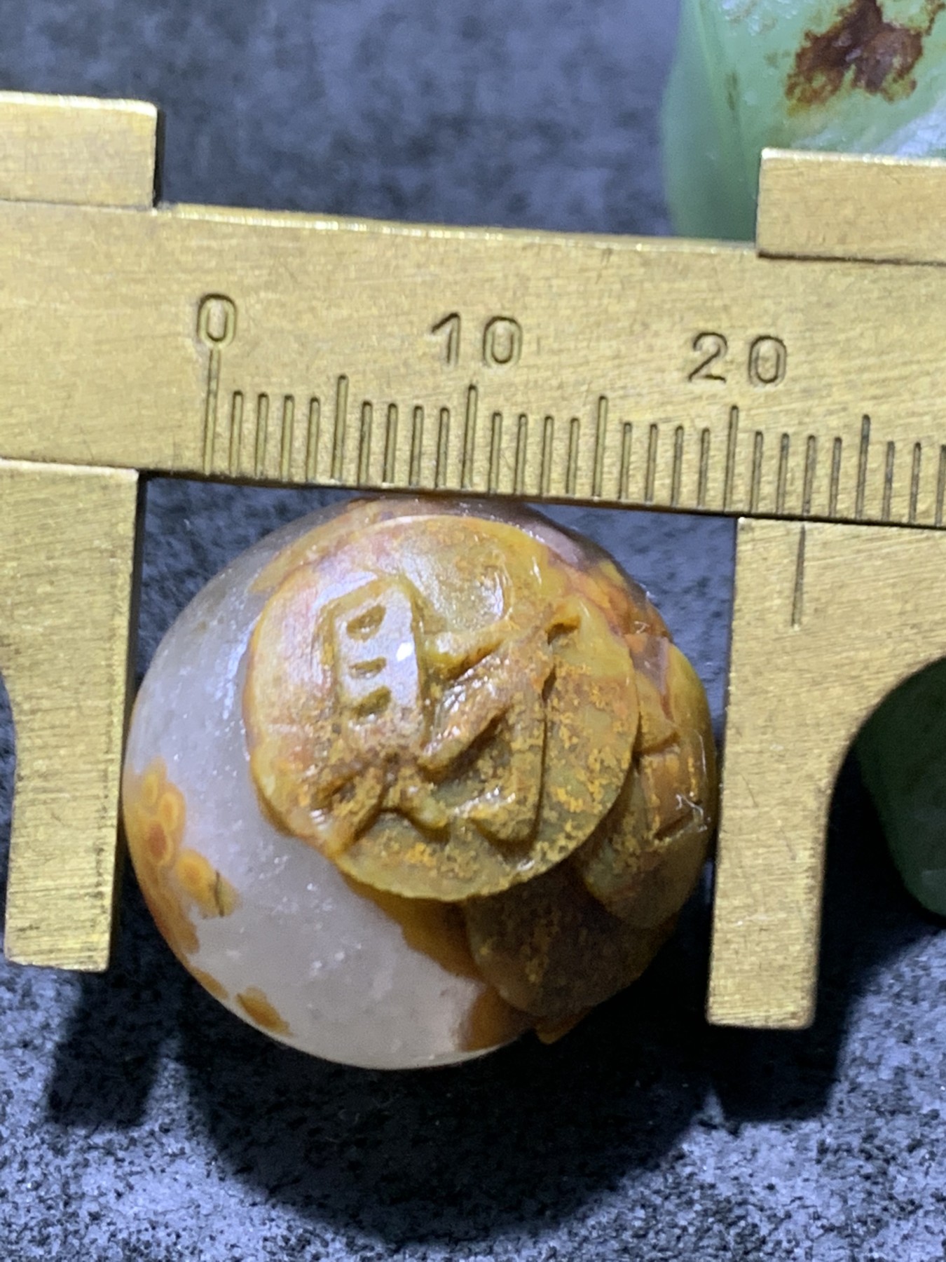 精美亚光冰飘战国红玛瑙手工雕刻钱币财字珠一颗！