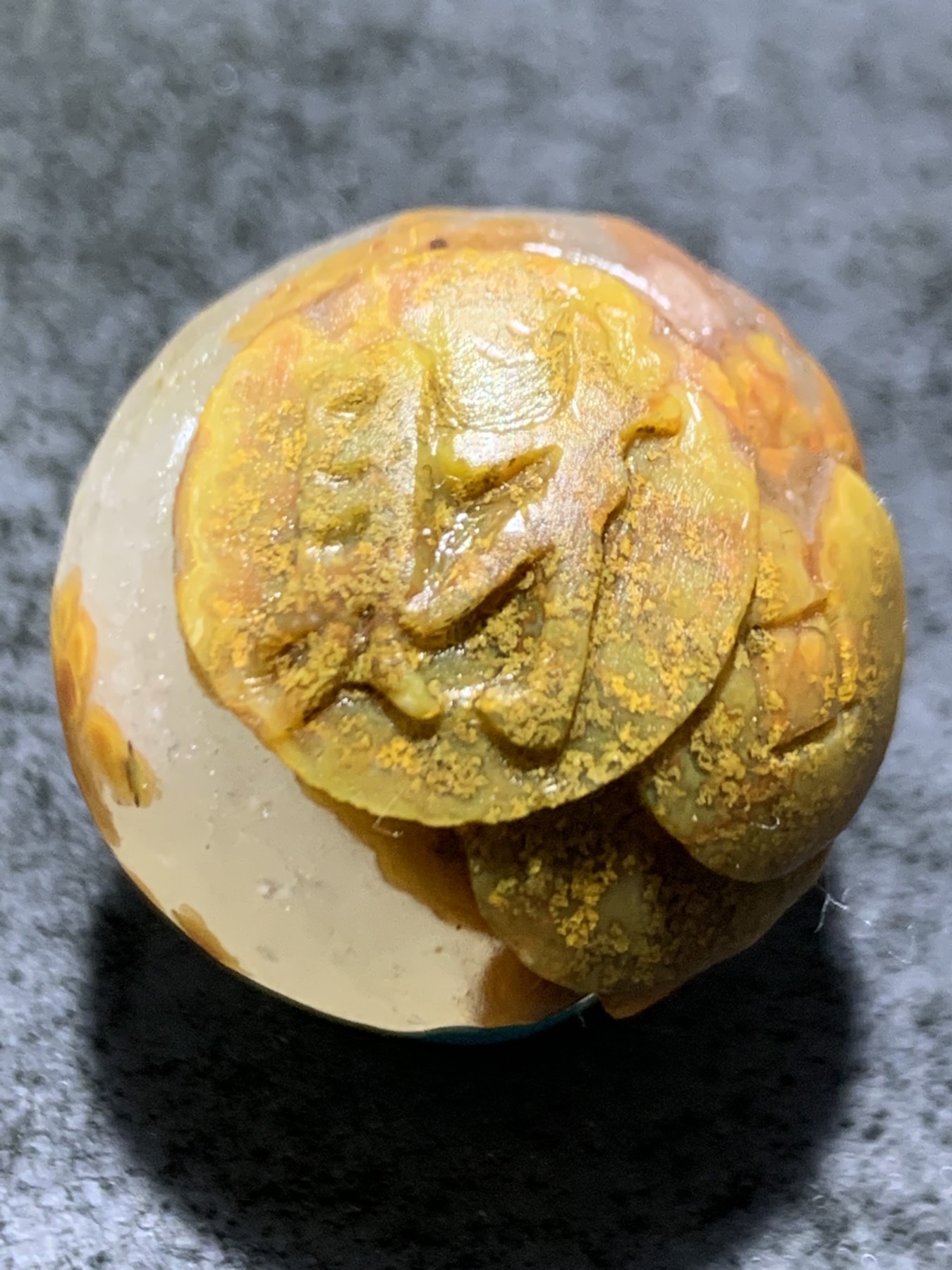 精美亚光冰飘战国红玛瑙手工雕刻钱币财字珠一颗！