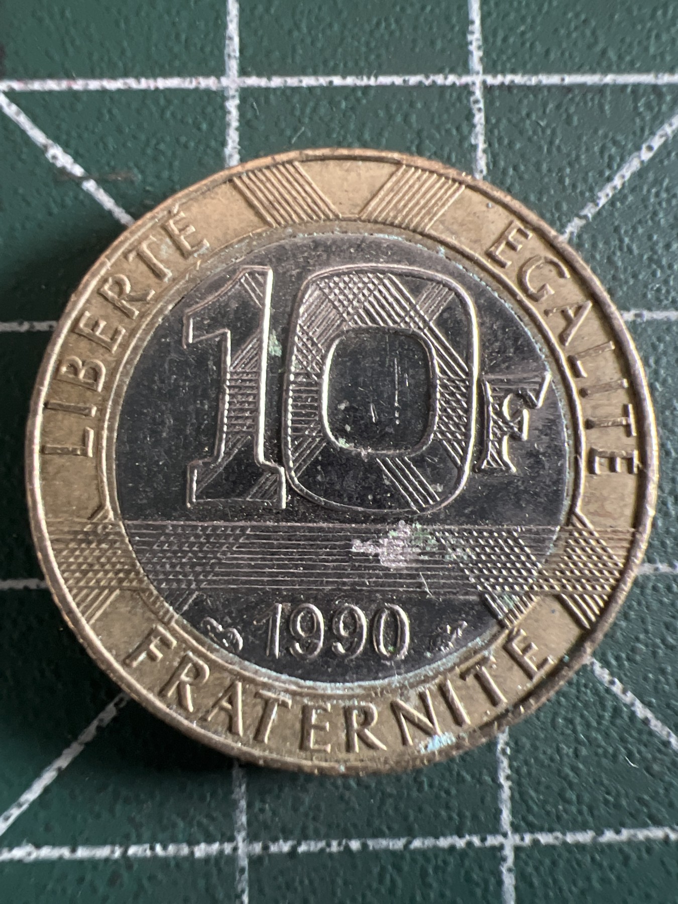 泡泡堂微拍第199幕硬币捡漏可累计专场👿👿，累计满二十元包邮，接受代拍业务 法国小飞人双色