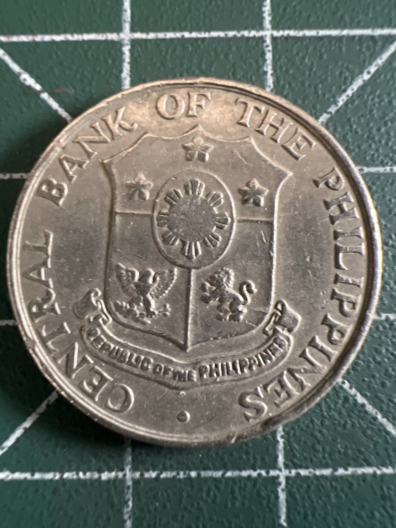 泡泡堂微拍第199幕硬币捡漏可累计专场👿👿，累计满二十元包邮，接受代拍业务 菲律宾25分