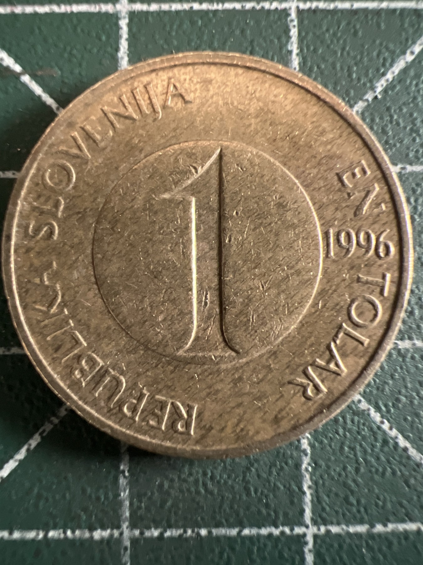 泡泡堂微拍第199幕硬币捡漏可累计专场👿👿，累计满二十元包邮，接受代拍业务 斯洛文尼亚1托拉