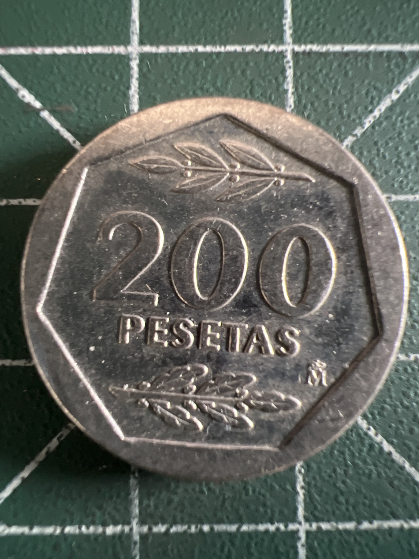 泡泡堂微拍第199幕硬币捡漏可累计专场👿👿，累计满二十元包邮，接受代拍业务 西班牙200比塞塔