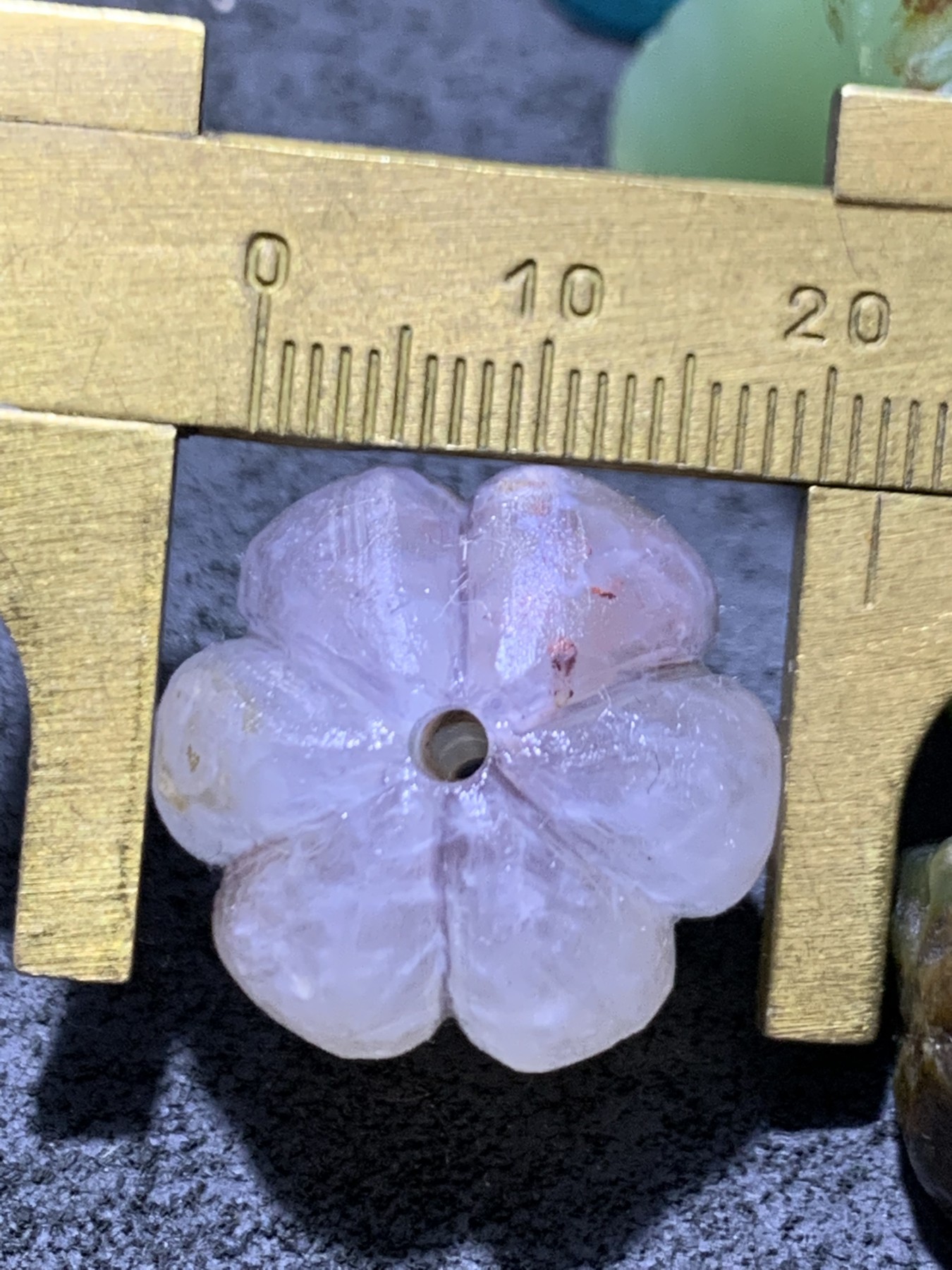 精美亚光满冰飘糖心料战国红玛瑙手工雕刻六瓣瓜珠一颗！