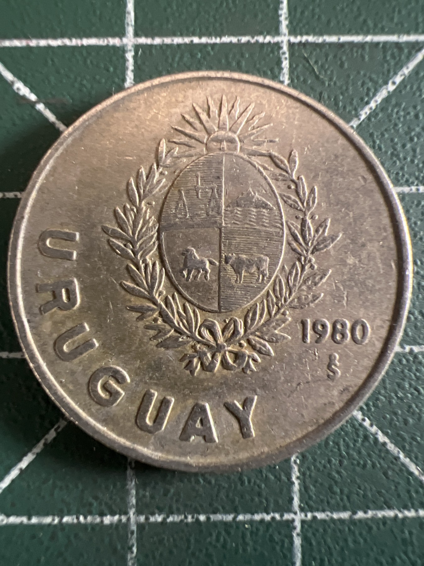 泡泡堂微拍第199幕硬币捡漏可累计专场👿👿，累计满二十元包邮，接受代拍业务 乌拉圭一比索