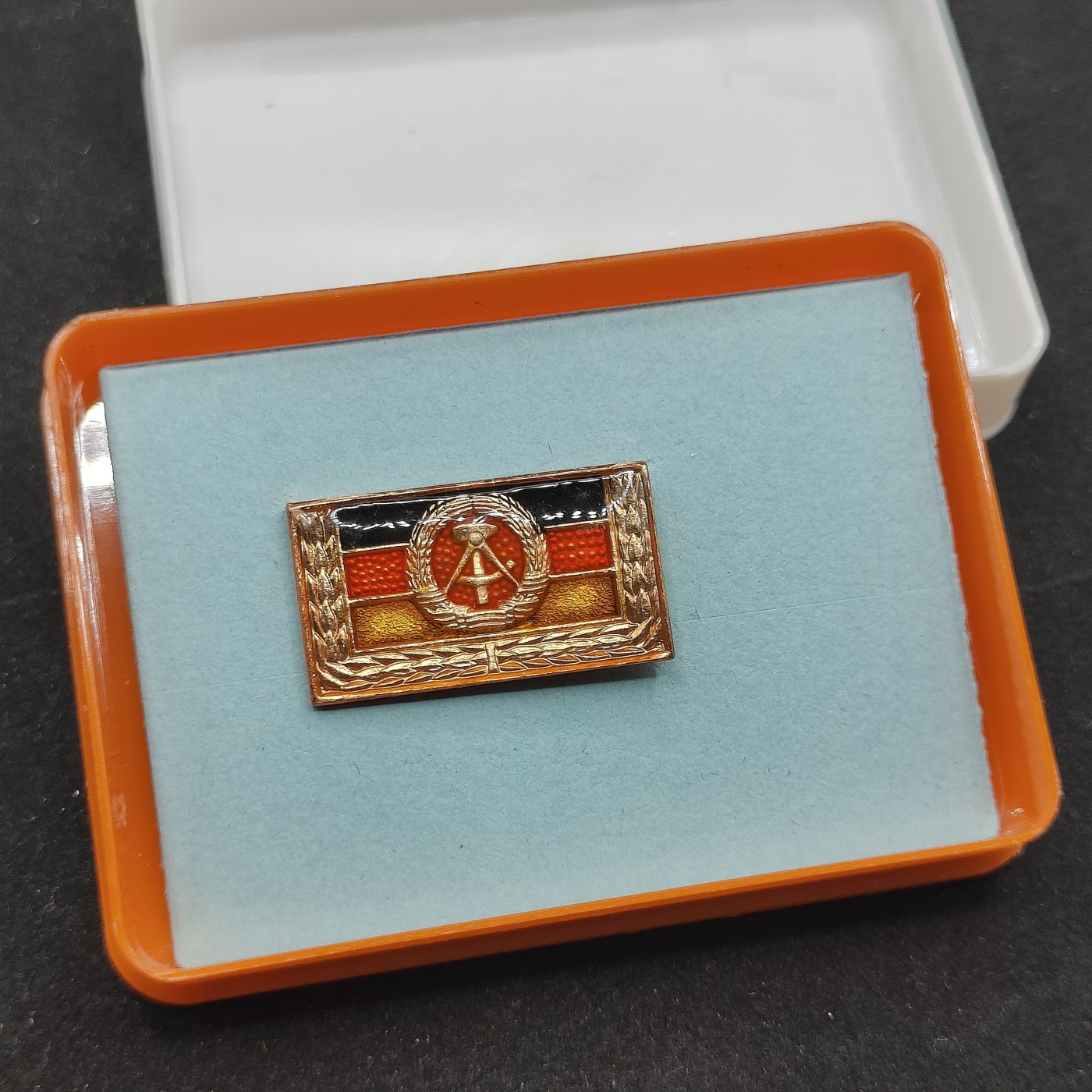 全场0元起拍 第70期 咸鱼国勋章拍卖专场 7月5日（周三）下午6：00开始 东德劳动奖章 五次获得