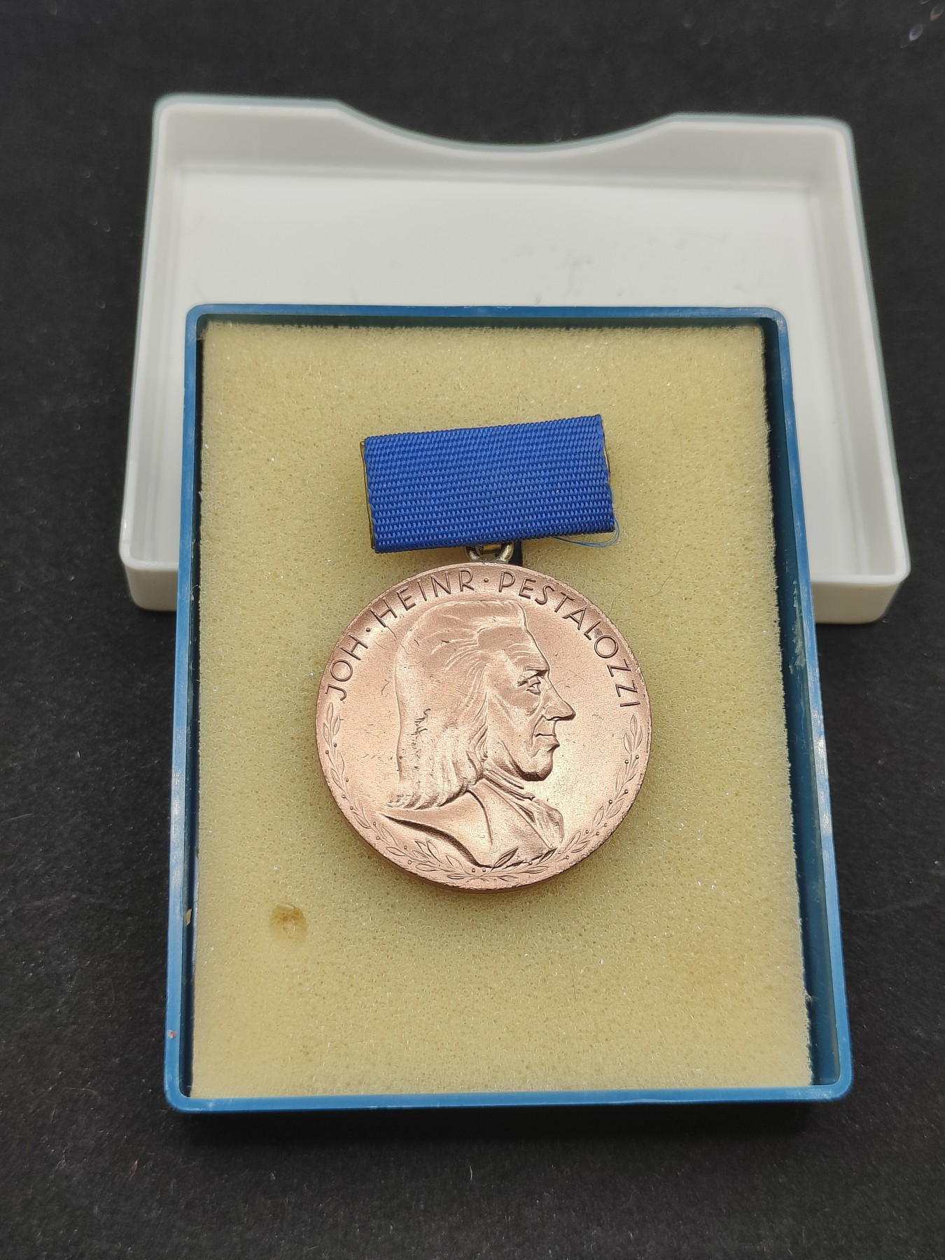 全场0元起拍 第70期 咸鱼国勋章拍卖专场 7月5日（周三）下午6：00开始 东德裴斯洛泰齐忠诚服务奖章