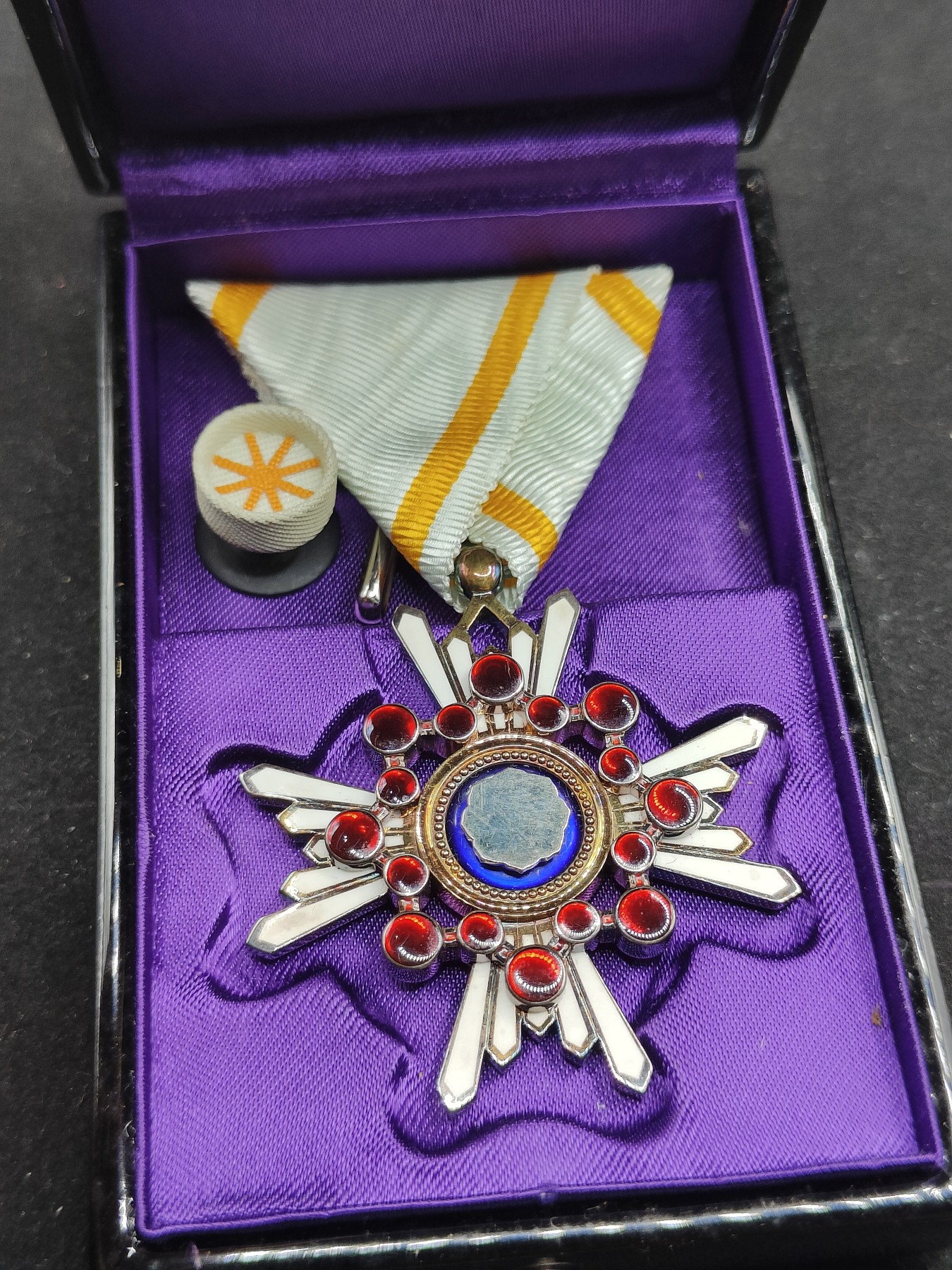 全场0元起拍 第70期 咸鱼国勋章拍卖专场 7月5日（周三）下午6：00开始 【纯银】五等瑞宝章 带盒略